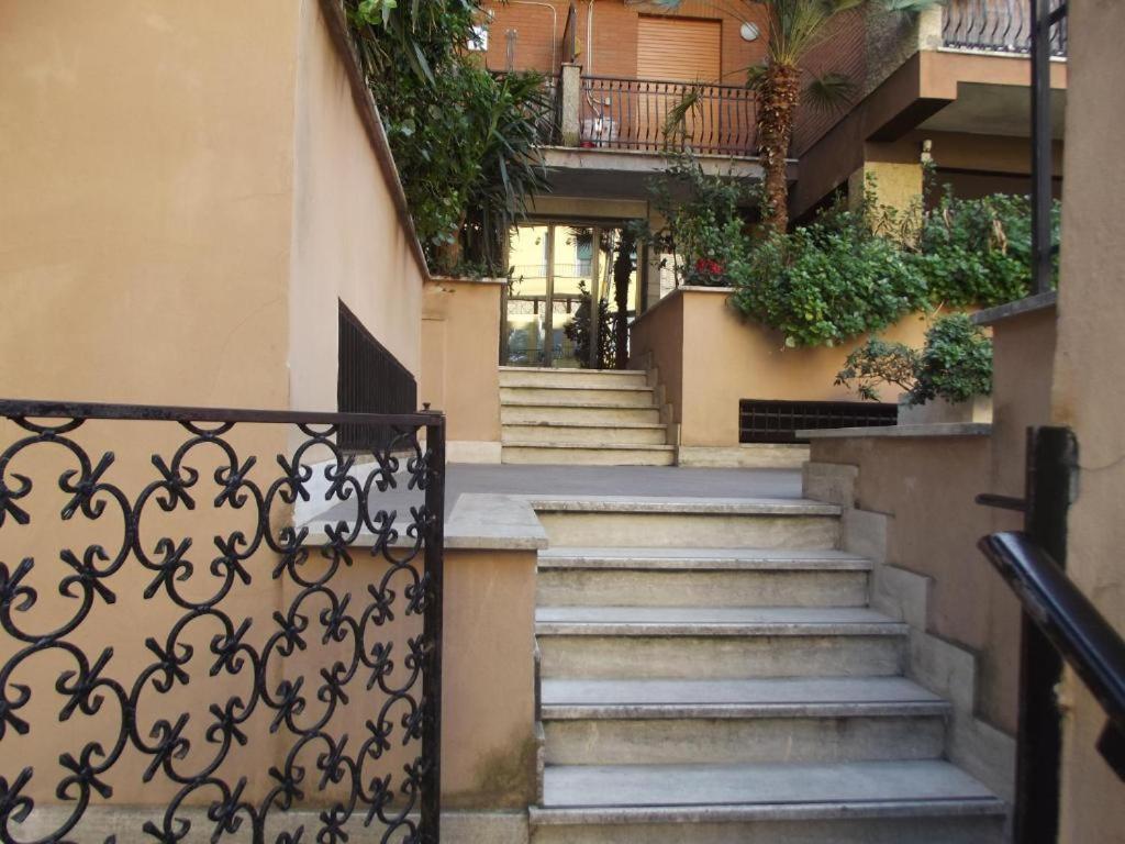 Guest House Domus Gratia Russo Rome Buitenkant foto